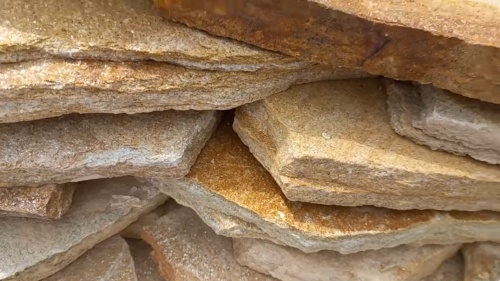 Плитняк златолит жёлтый золотистый для отмостки купить в Ульяновской области