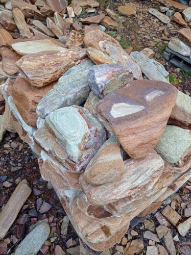 Златолит жёлтый, жёлто-зелёный глыбки и валуны для ланшафтного дизайна купить в Ульяновской области