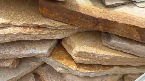 Плитняк златолит жёлтый золотистый для отмостки купить в Ульяновской области