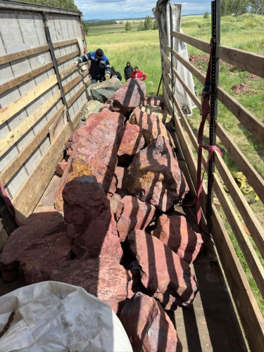 Ландшафтные глыбы красно-фиолетовые 200-1000 килограмм купить в Ульяновской области