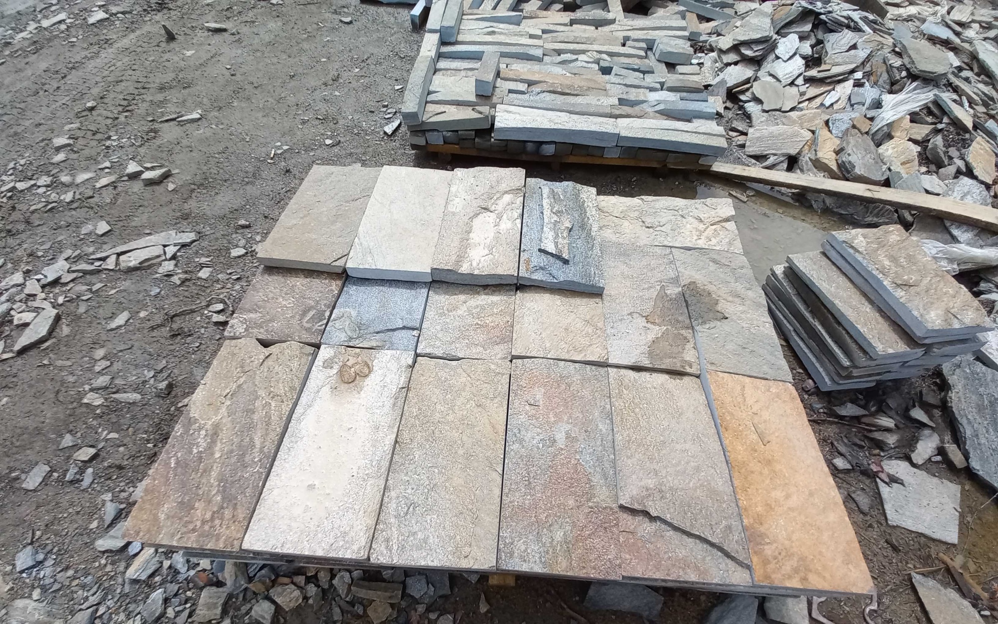 Плитка пилёная златолит Уральский для фасада купить в Ульяновской области