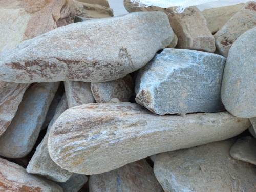 Златолит жёлтый, жёлто-зелёный глыбки и валуны для ланшафтного дизайна купить в Ульяновской области