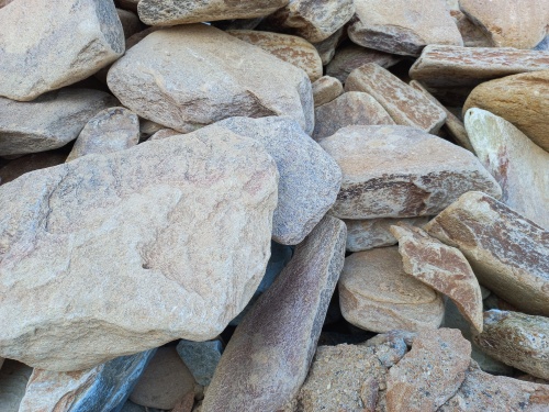 Златолит жёлтый, жёлто-зелёный глыбки и валуны для ланшафтного дизайна купить в Ульяновской области