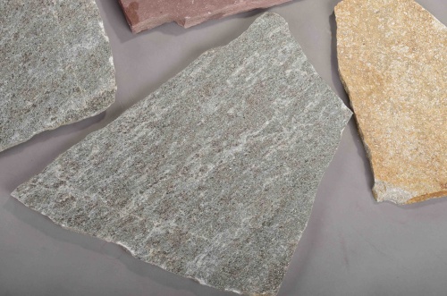 Плитняк златолит Уральский для цоколя, отмостки купить в Ульяновской области